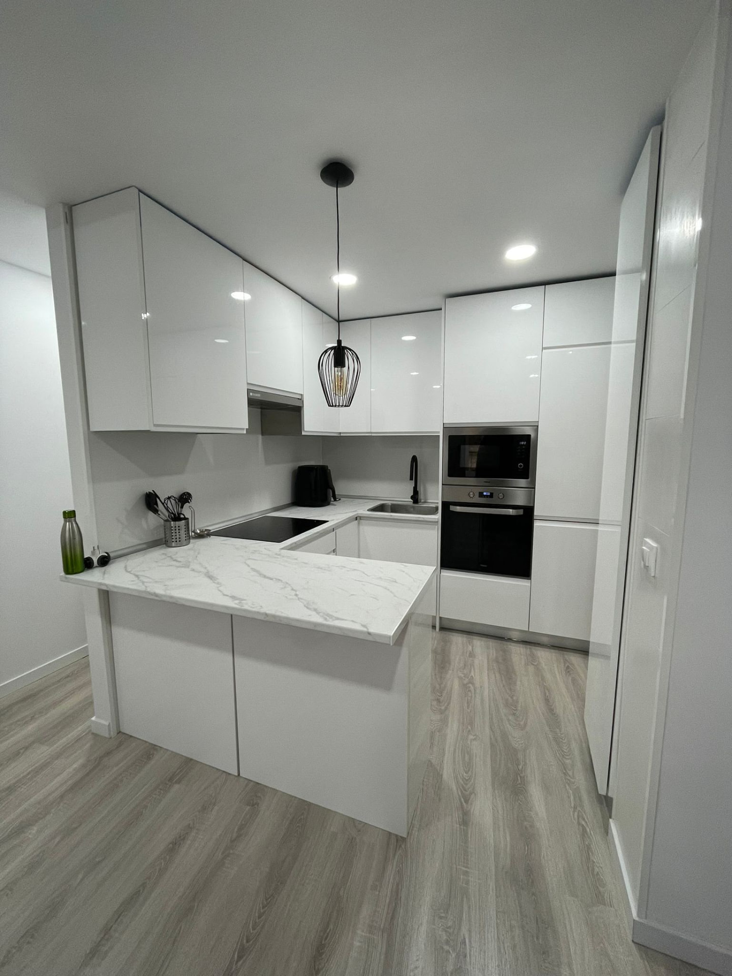 Cocina en U abierta
