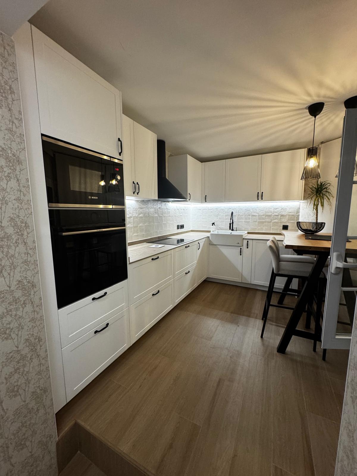 Cocina en L con barra